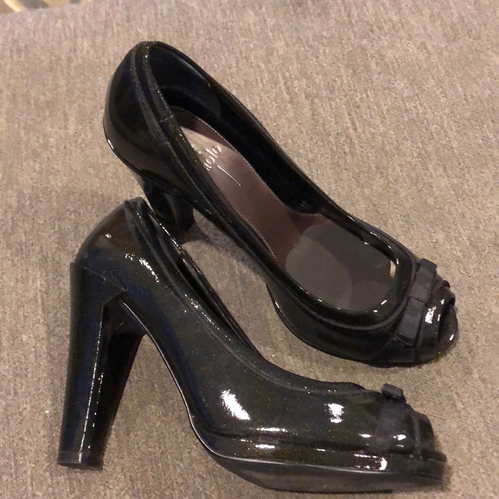 Sparkly black patten leather pumps